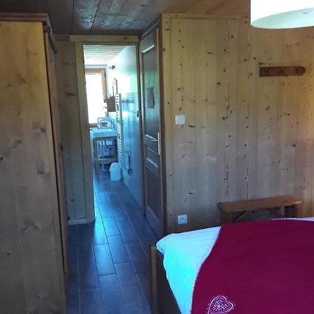 Chalet Sous Le Jora - Chambres D'hotes