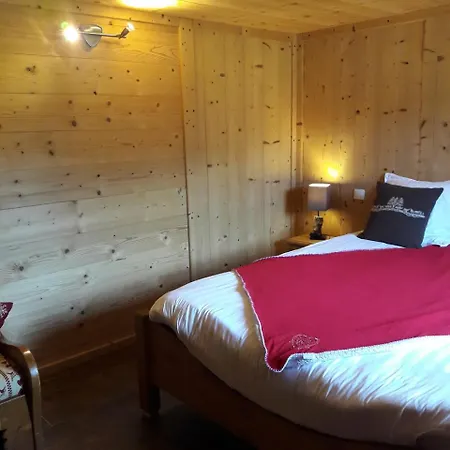 Chalet Sous Le Jora - Chambres D'hotes Couette-café
