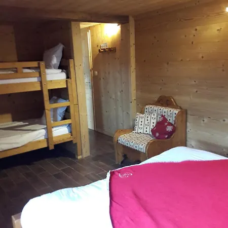 Chalet Sous Le Jora - Chambres D'hotes * Le Praz de Lys