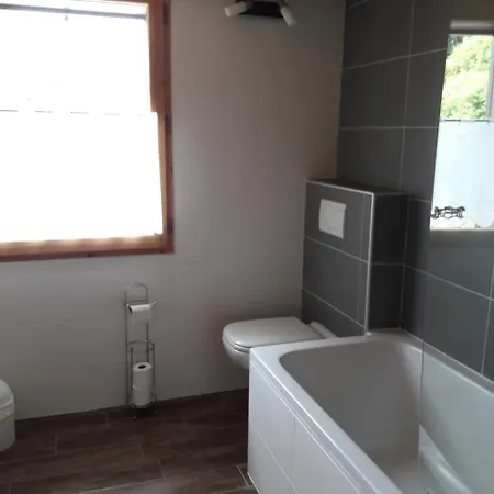 Chalet Sous Le Jora - Chambres D'hotes Couette-café *