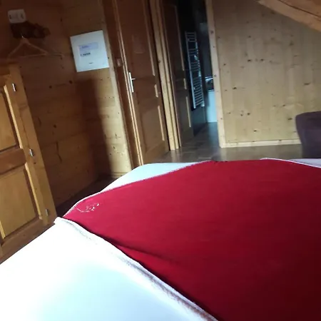 Chalet Sous Le Jora - Chambres D'hotes * Le Praz de Lys