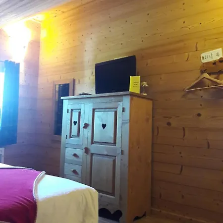 Chalet Sous Le Jora - Chambres D'hotes