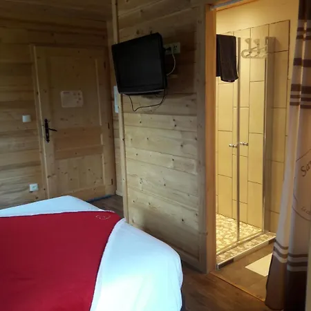 Bed & Breakfast Chalet Sous Le Jora - Chambres D'hotes *