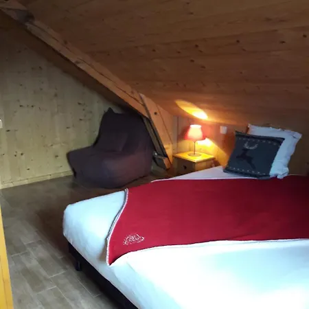 Bed & Breakfast Chalet Sous Le Jora - Chambres D'hotes *