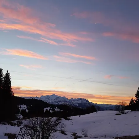 Couette-café Chalet Sous Le Jora - Chambres D'hotes