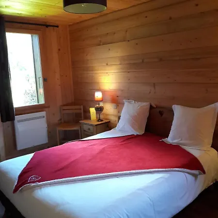 Chalet Sous Le Jora - Chambres D'hotes Bed & Breakfast